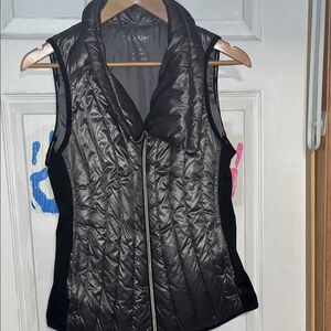 Calvin Klein Women's Metallic Gray Puffer Vest
